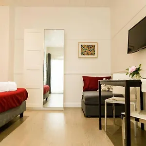 casa-alessandra-colosseo.it-romehotels.com/