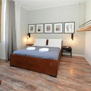 trastevere-stylish-apartment.it-romehotels.com/